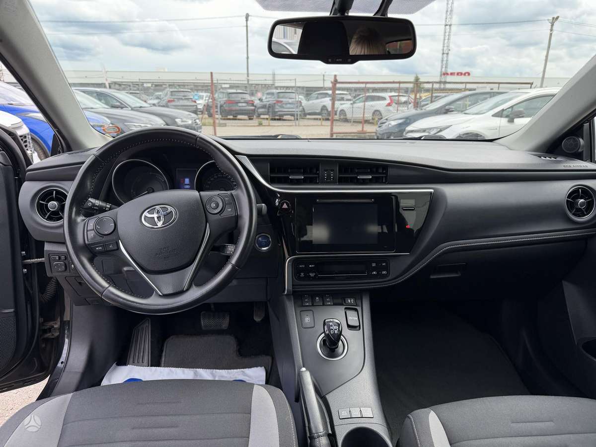 Toyota Auris - 11