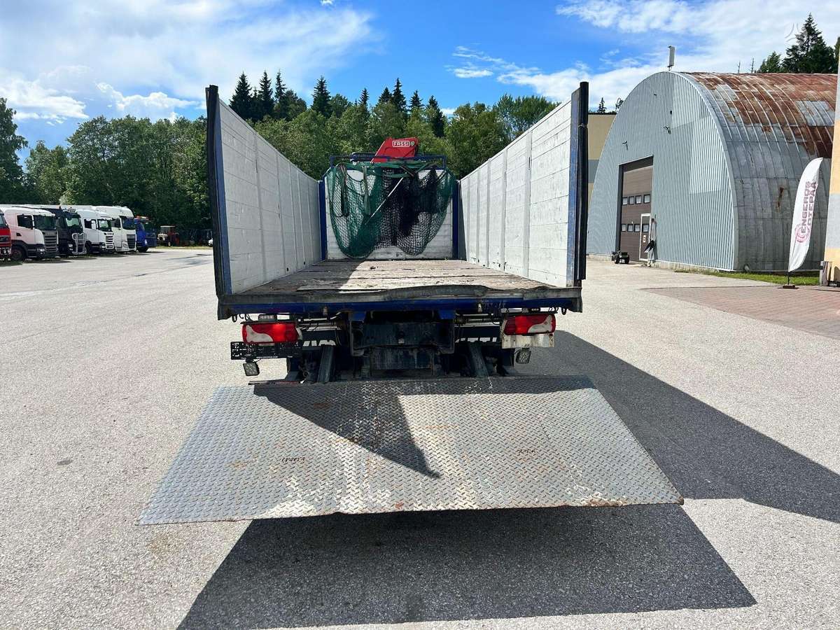 Scania P320, su kranu