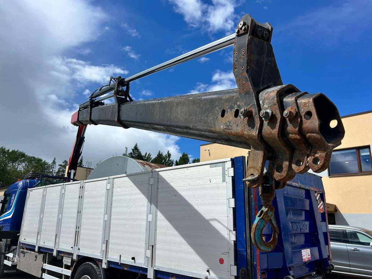 Scania P320, su kranu