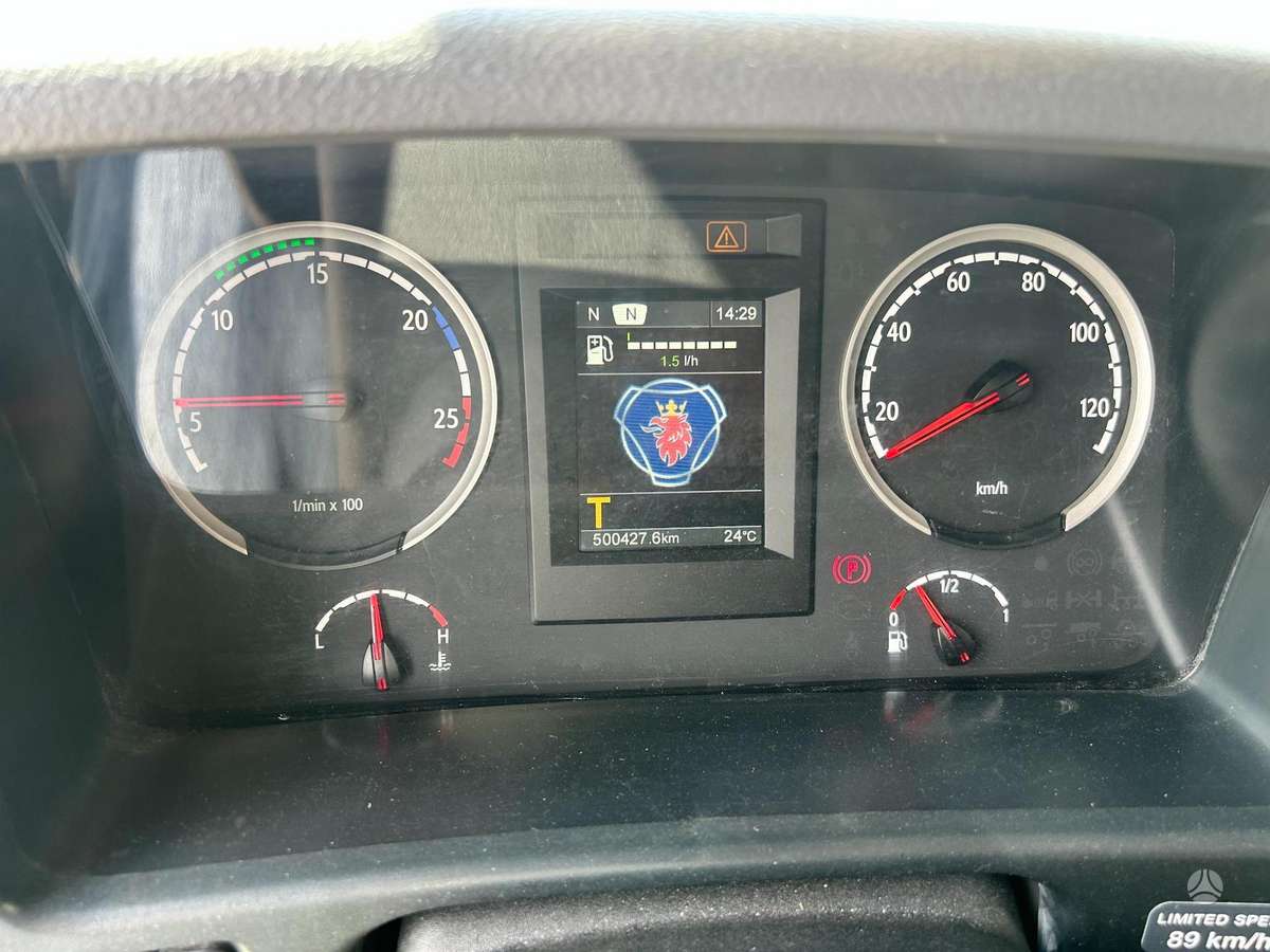 Scania P320, su kranu