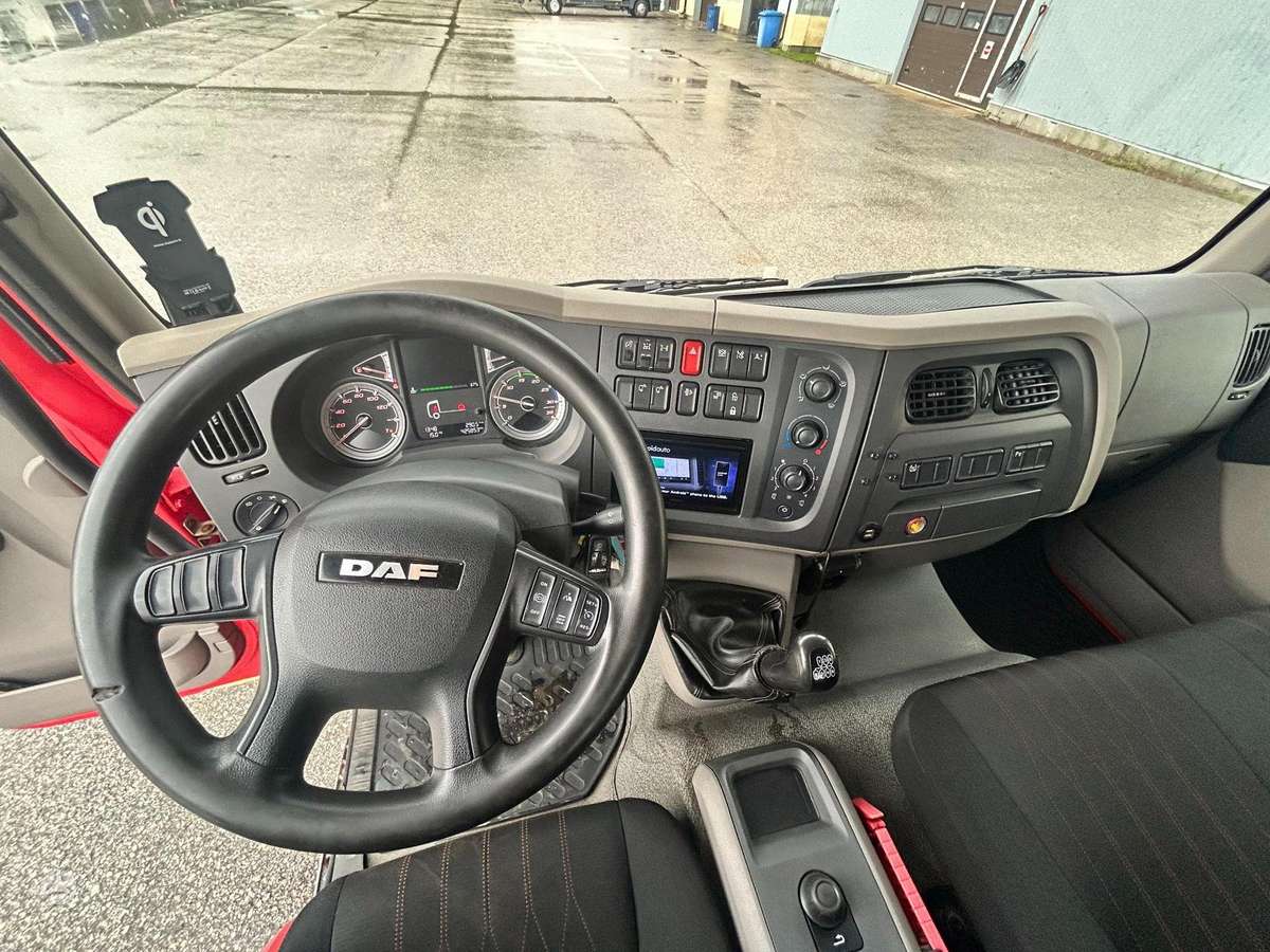 DAF LF210, auto transporters