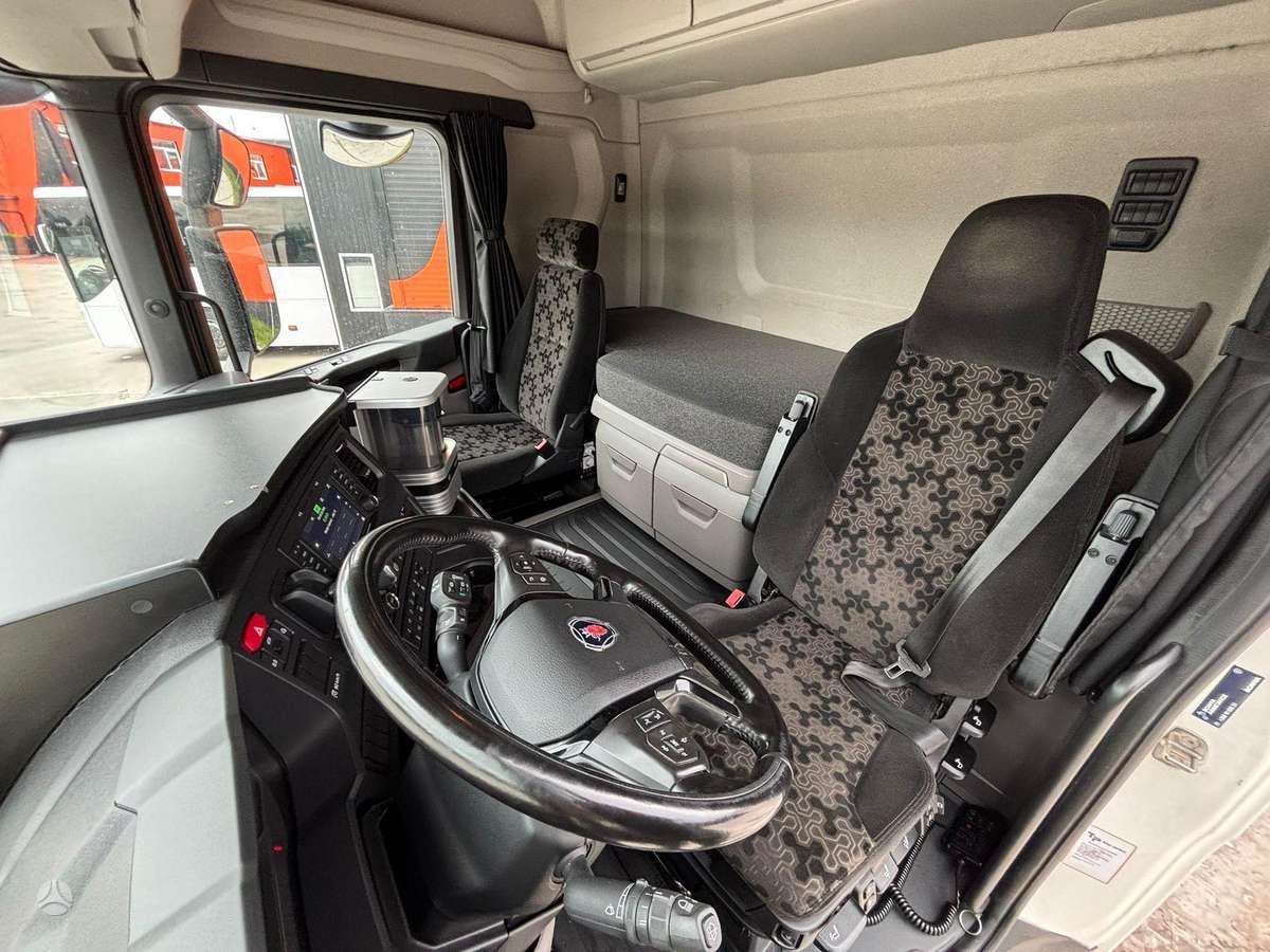 Scania R 500 6x2, single sleeper