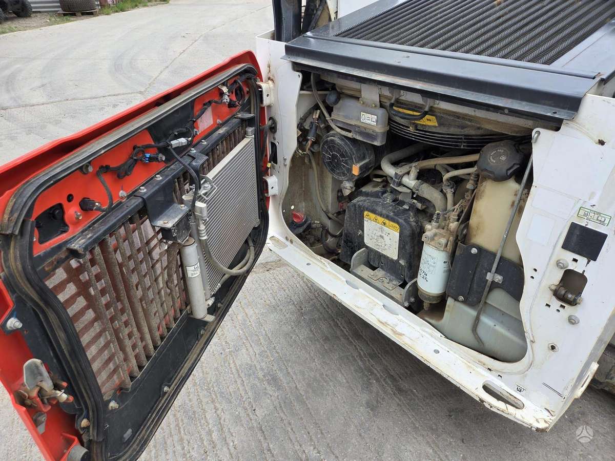 Bobcat T76, mini iekrāvēji