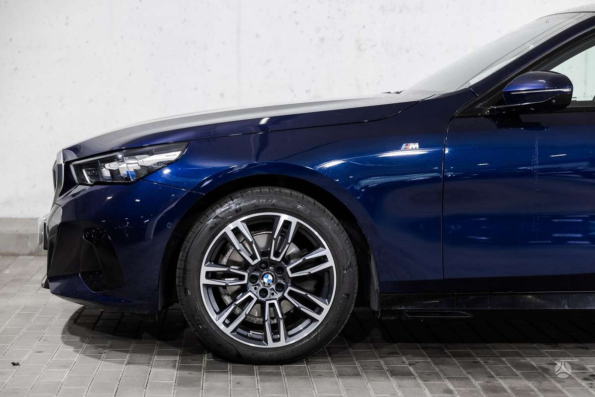 BMW 520, 2.0 l., Седан