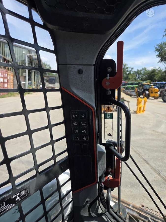Bobcat T 66, mini loaders