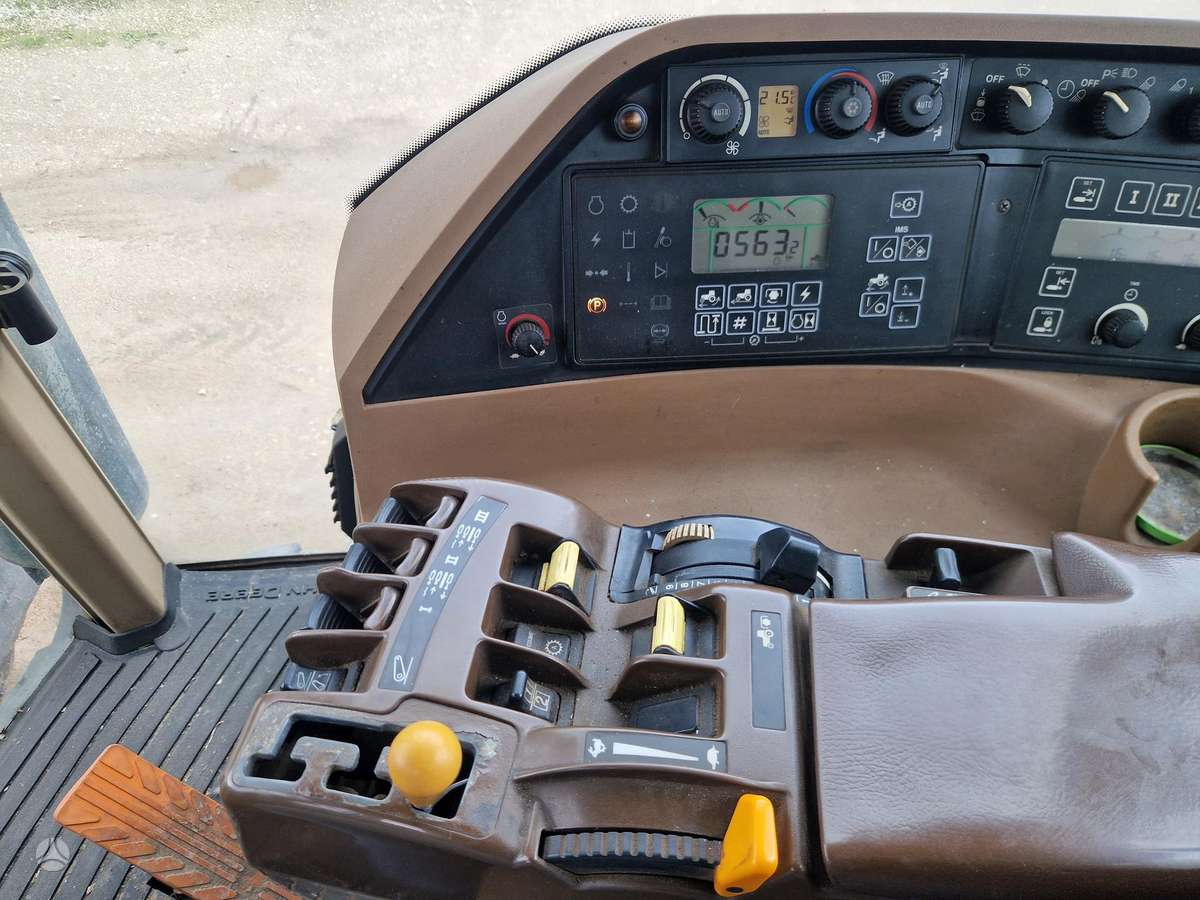 John Deere 8220, tractors