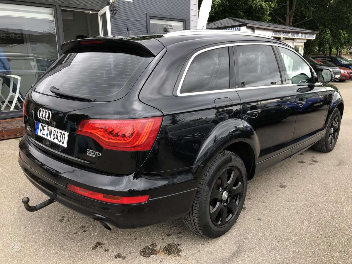 Audi Q7, 3.0 l., off-road / crossover