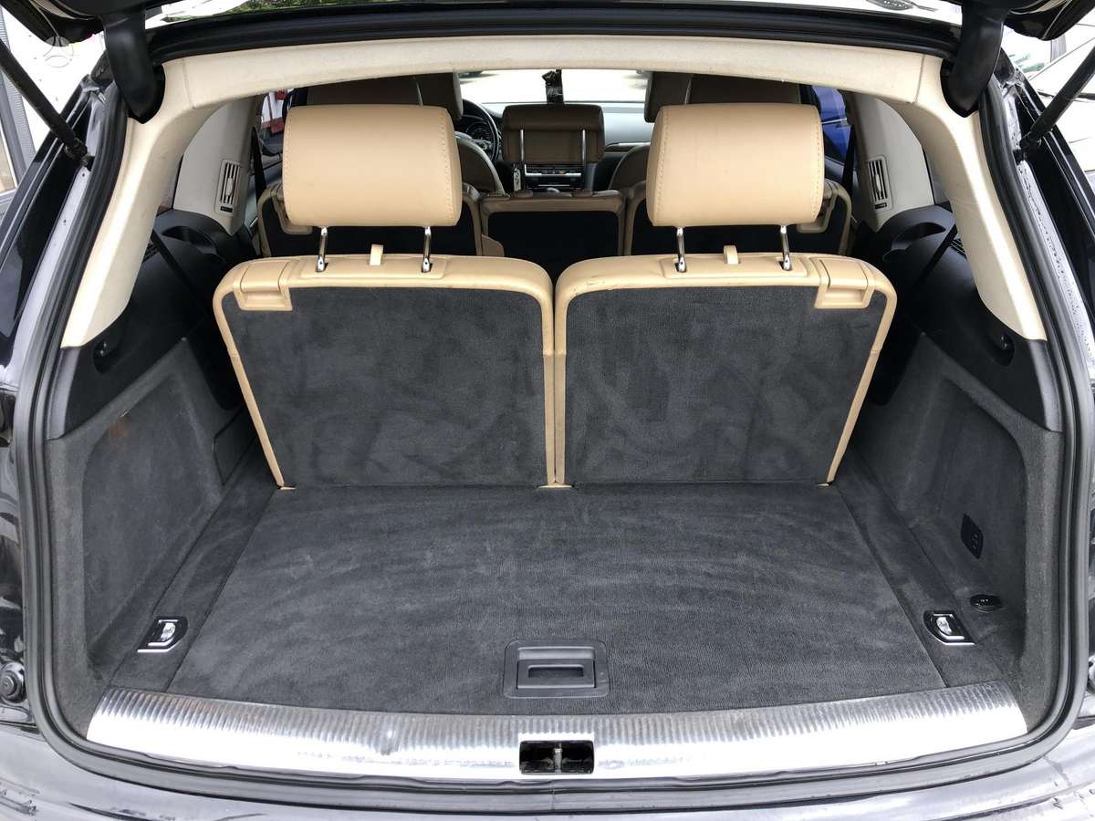 Audi Q7, 3.0 l., off-road / crossover
