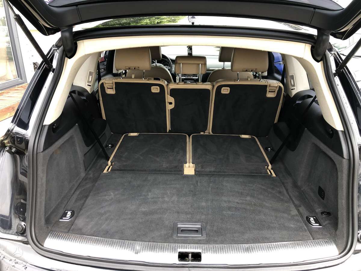 Audi Q7, 3.0 l., off-road / crossover