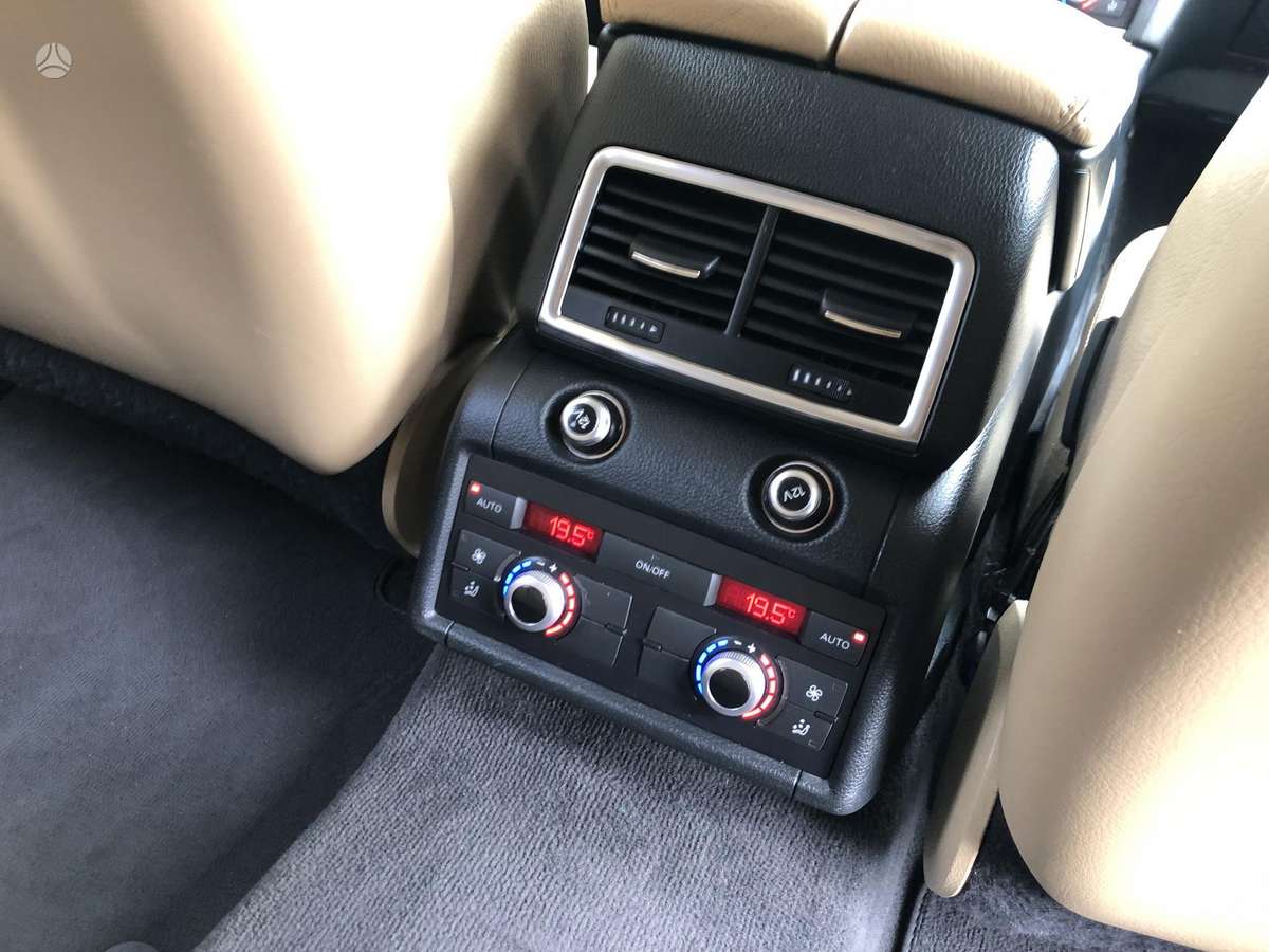 Audi Q7, 3.0 l., off-road / crossover
