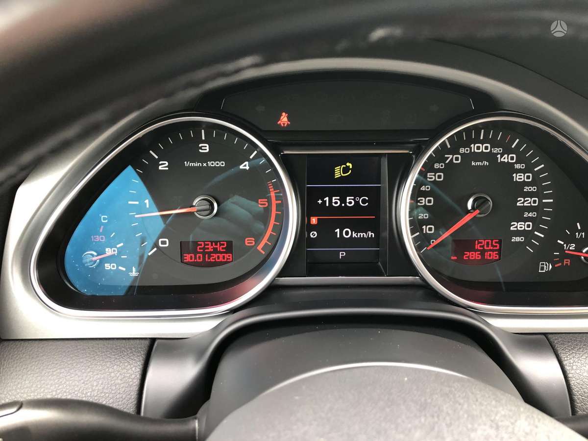 Audi Q7, 3.0 l., off-road / crossover