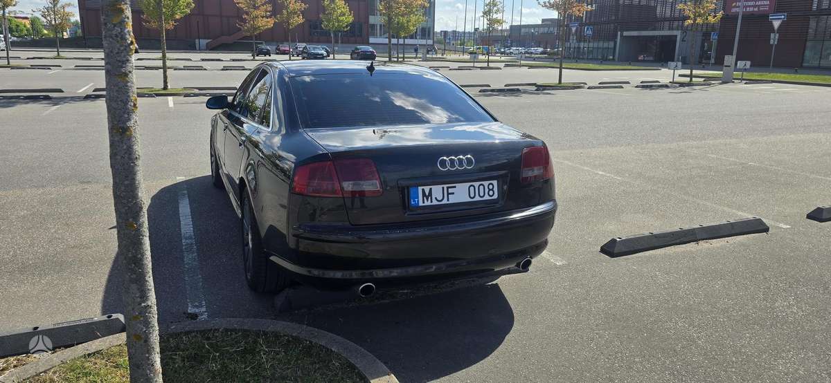 Audi A8, 4.2 l., Седан