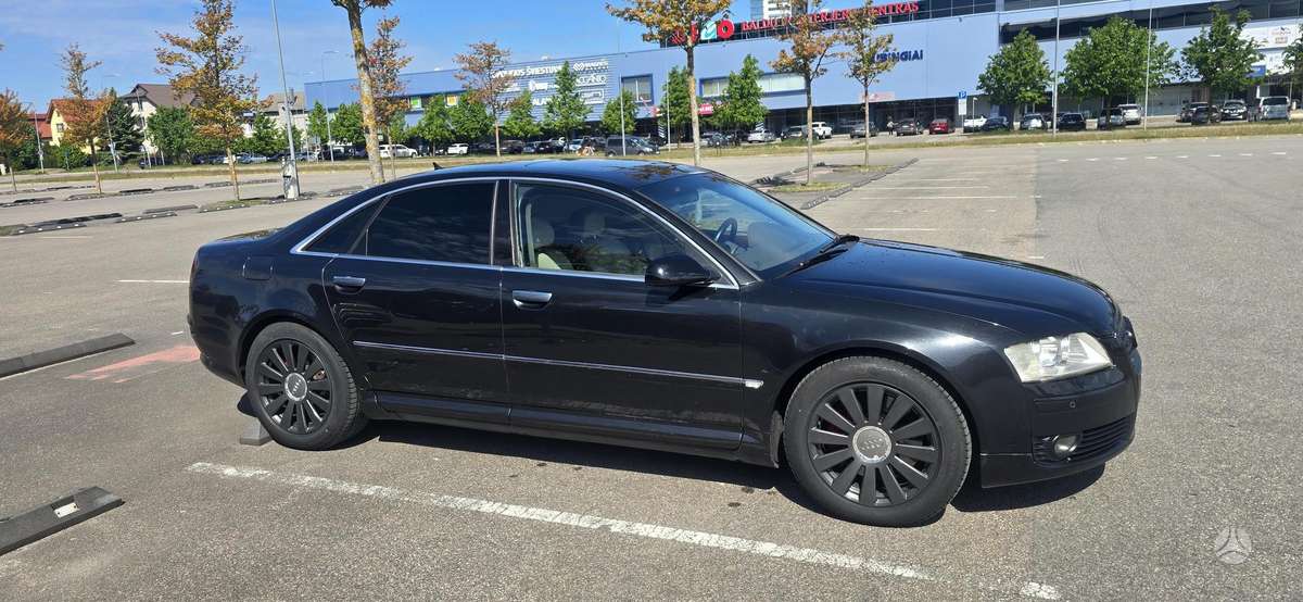 Audi A8, 4.2 l., Седан