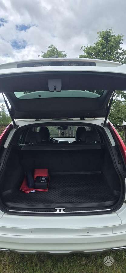 Volvo XC60, 2.0 l., Хэтчбек