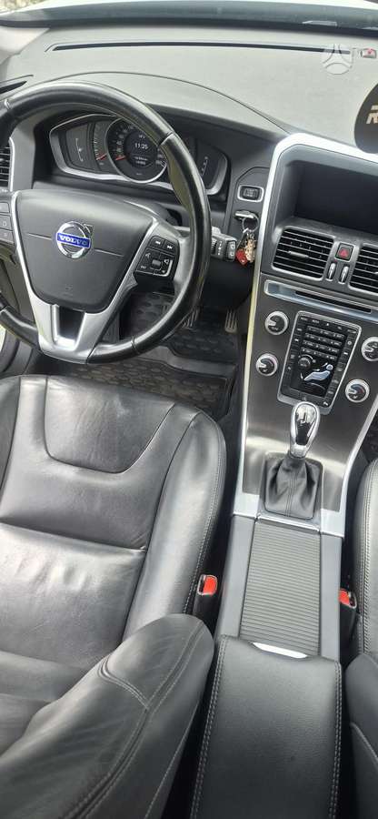 Volvo XC60, 2.0 l., hatchback
