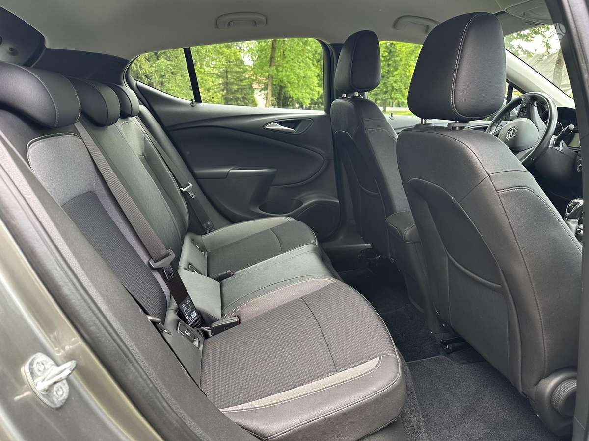 Opel Astra, 1.2 l., hatchback