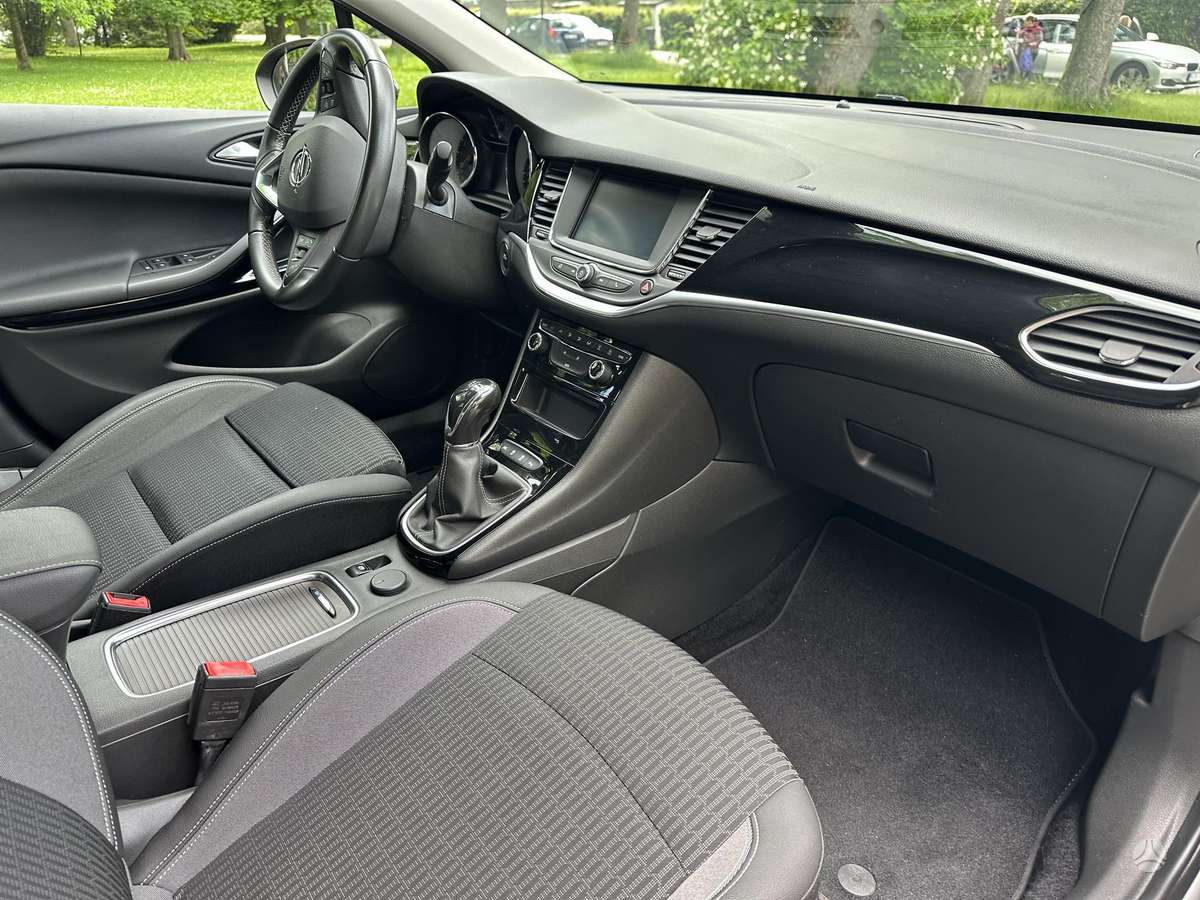 Opel Astra, 1.2 l., hatchback