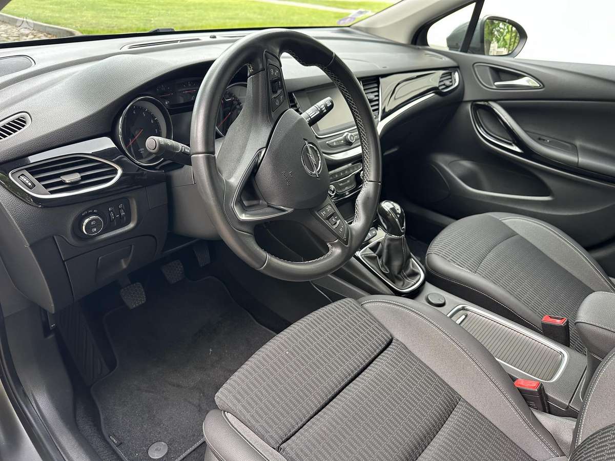 Opel Astra, 1.2 l., hatchback