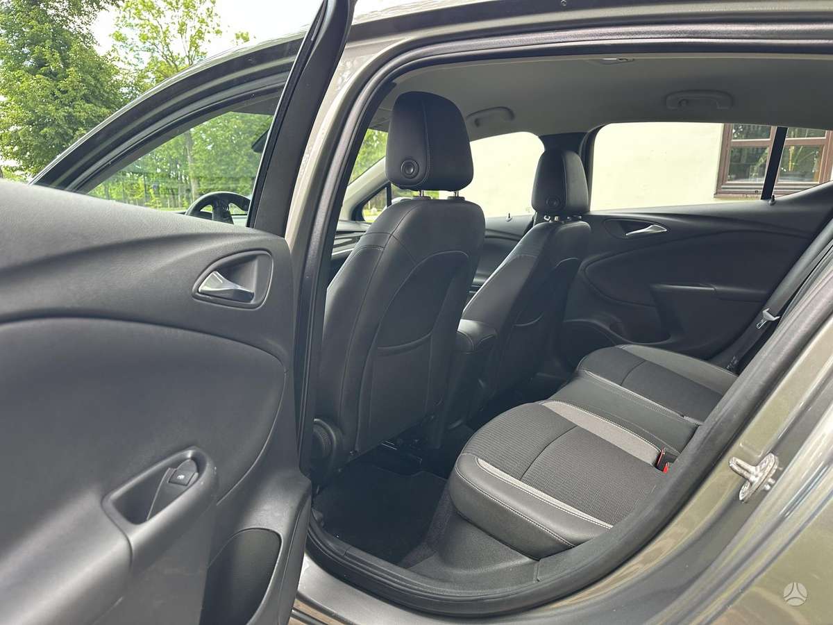 Opel Astra, 1.2 l., hatchback