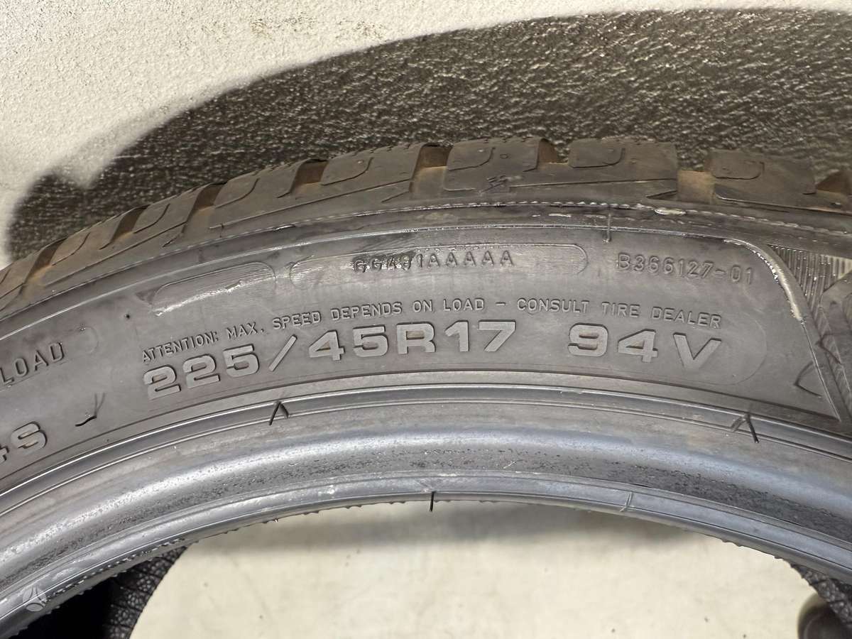 Goodyear Ultragrip perfomance, winter 225/45 R17