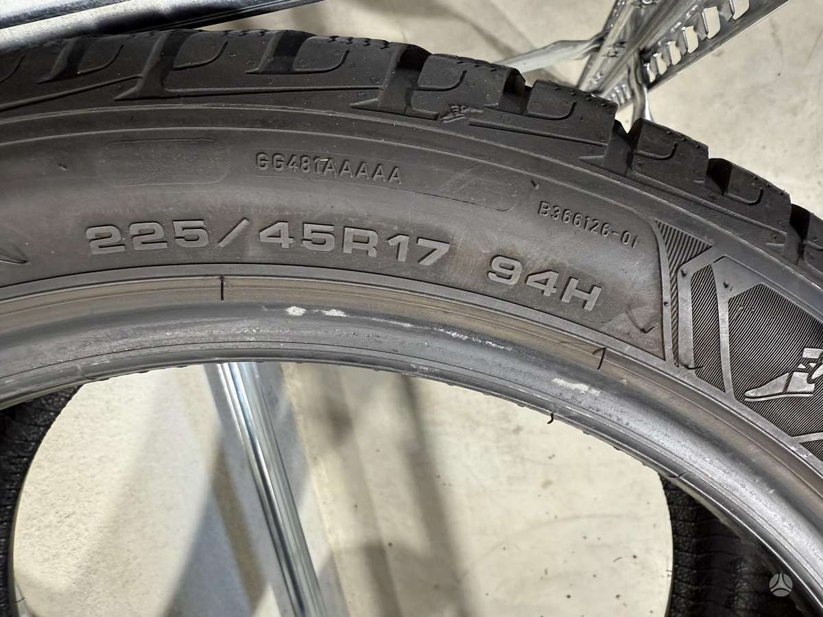 Goodyear Ultragrip performance, winter 225/45 R17