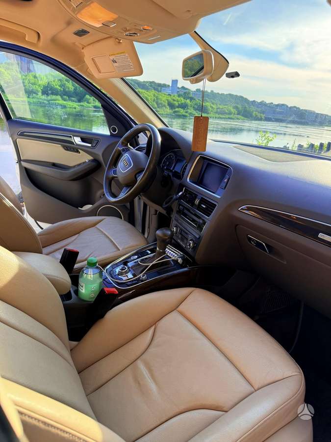Audi Q5, 2.0 l., Внедорожник / Кроссовер