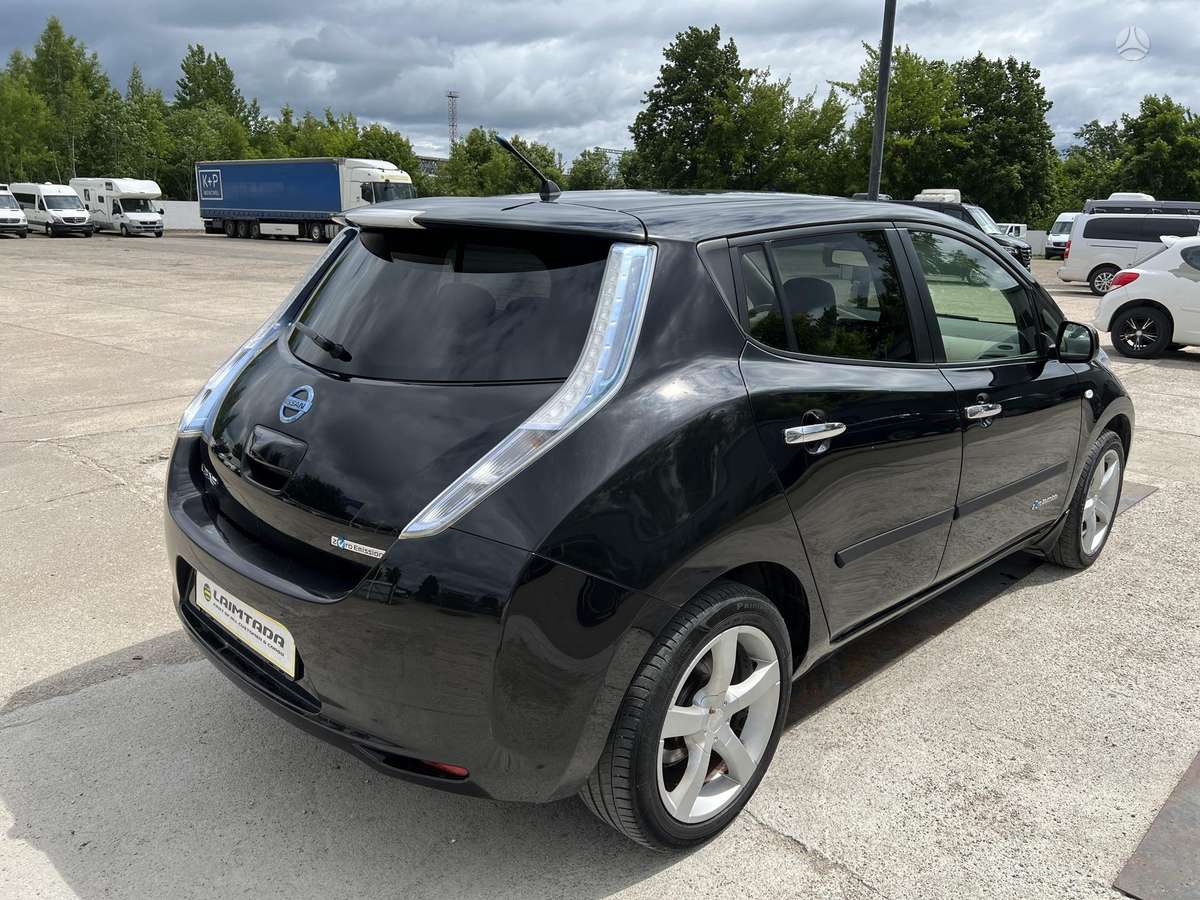 Nissan Leaf, hatchback