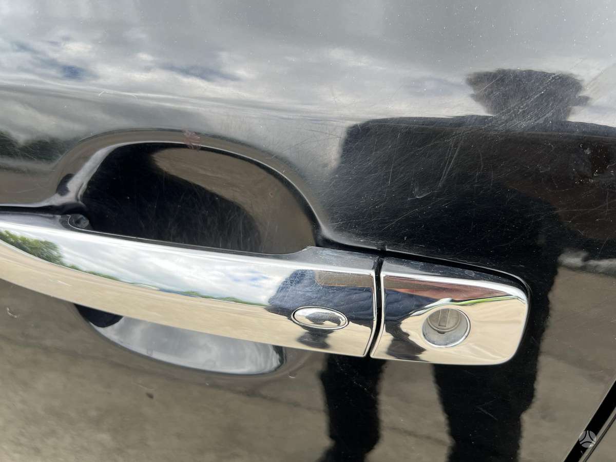 Nissan Leaf, hatchback