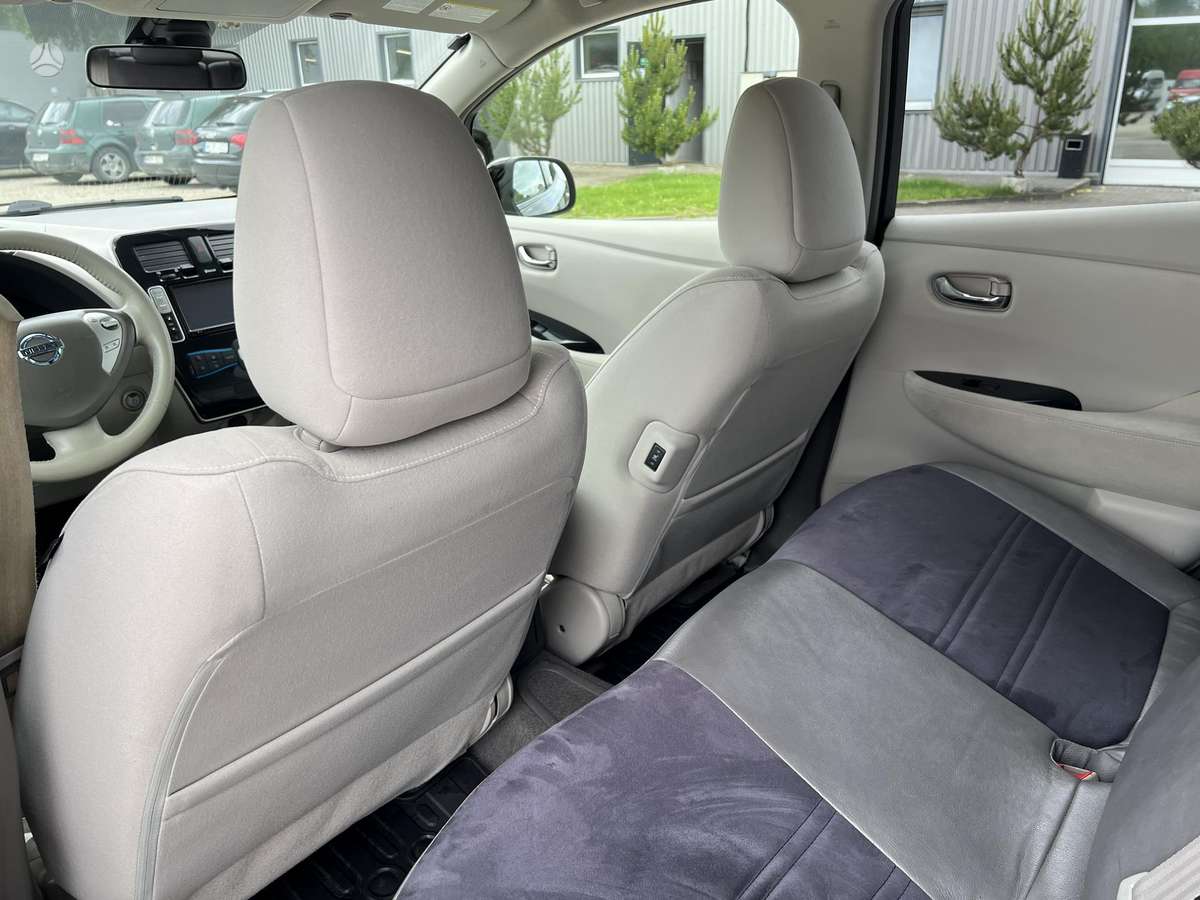 Nissan Leaf, hatchback