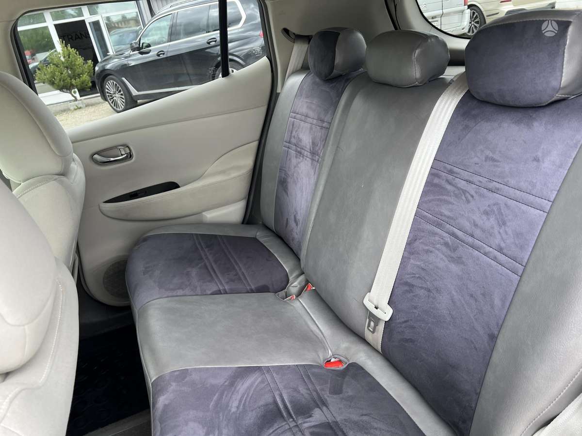 Nissan Leaf, hatchback