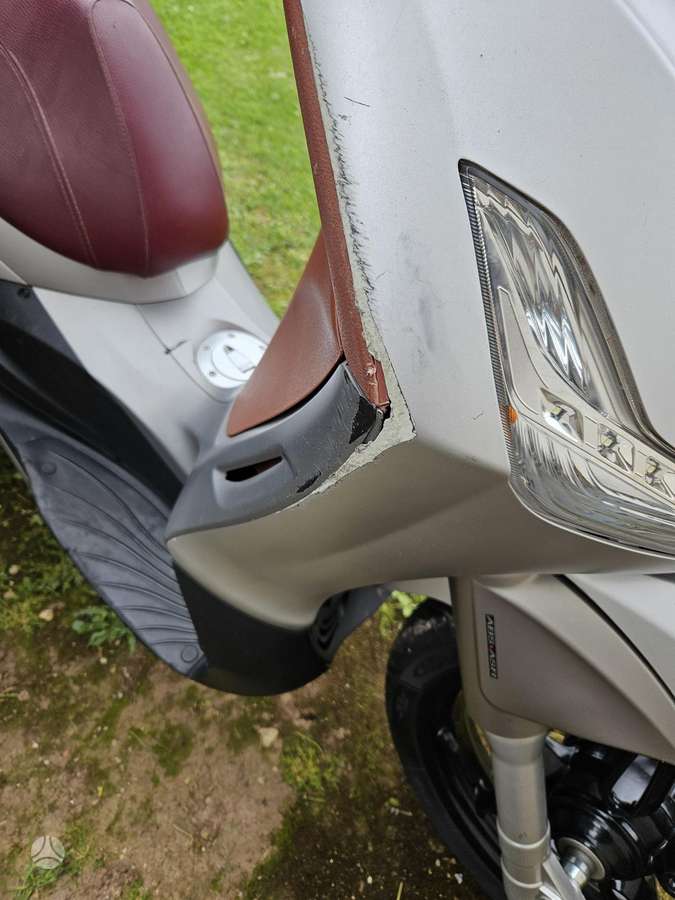 Piaggio Beverly 350cc, scooters / mopeds