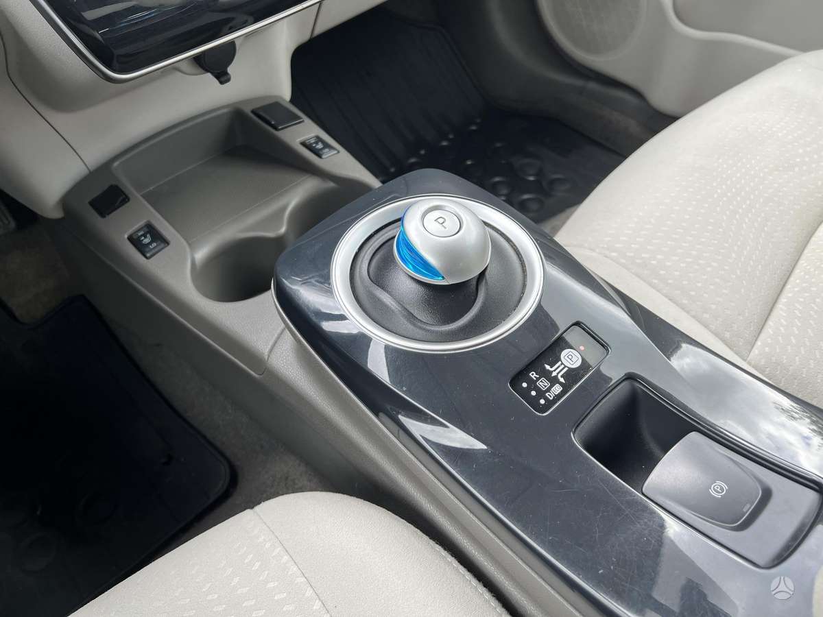 Nissan Leaf, hečbekas