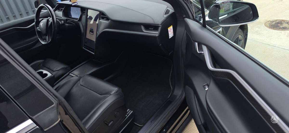 Tesla Model X, 90 kWh, off-road / crossover