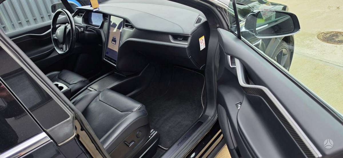 Tesla Model X, 90 kWh, off-road / crossover