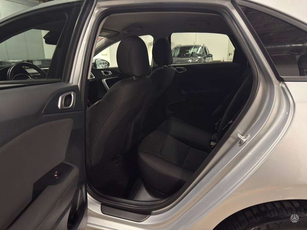 Kia Ceed, 1.6 l., Хэтчбек