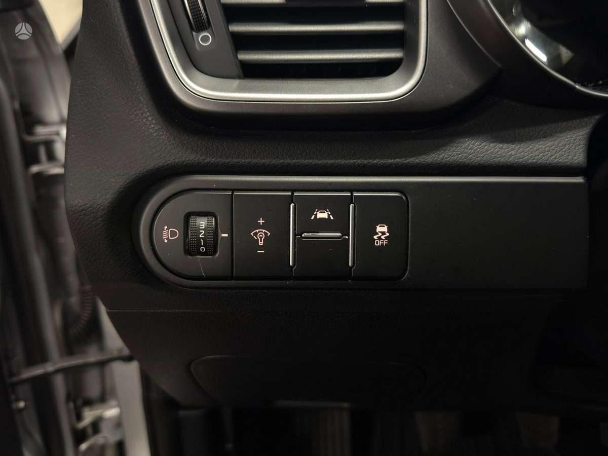 Kia Ceed, 1.6 l., Хэтчбек