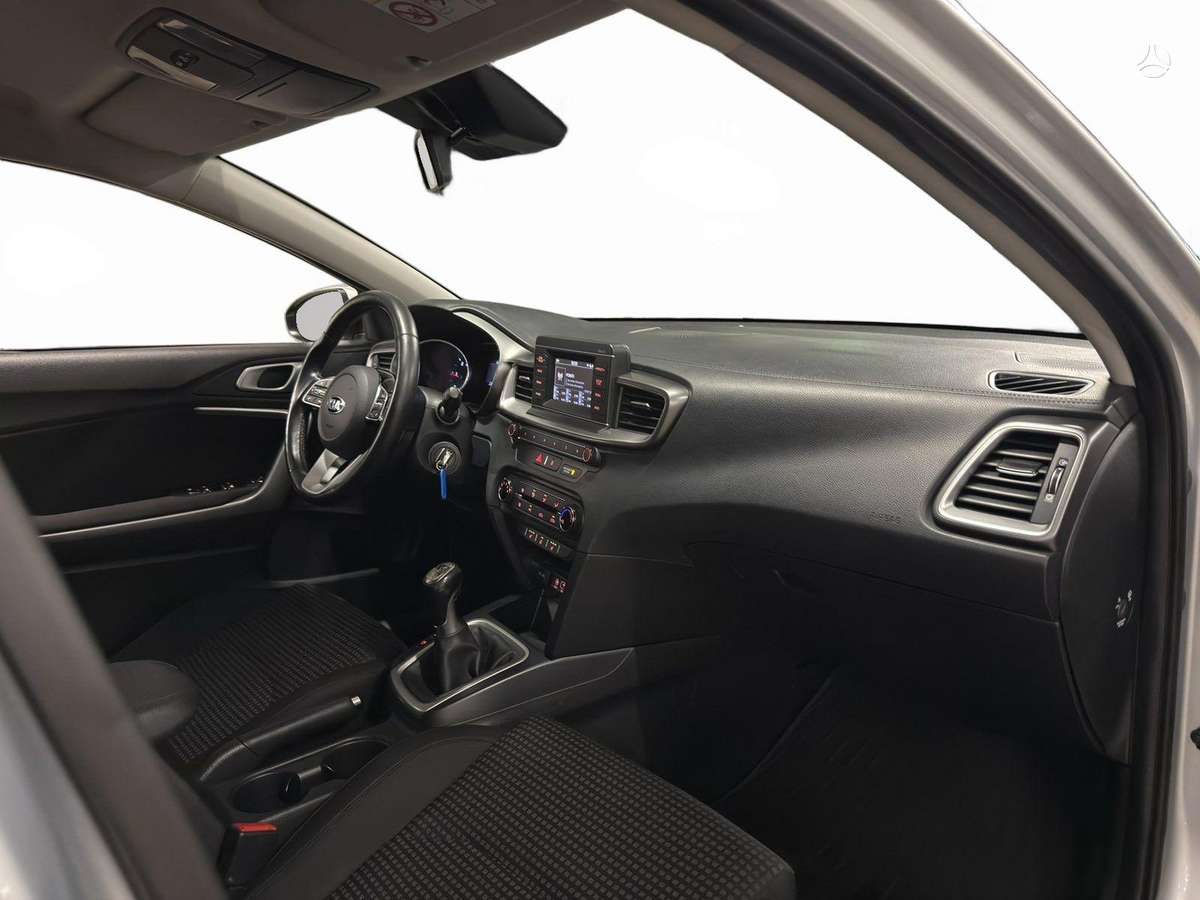 Kia Ceed, 1.6 l., Хэтчбек