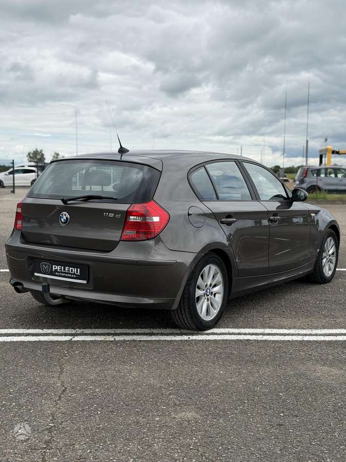BMW 118, 2.0 l., hatchback