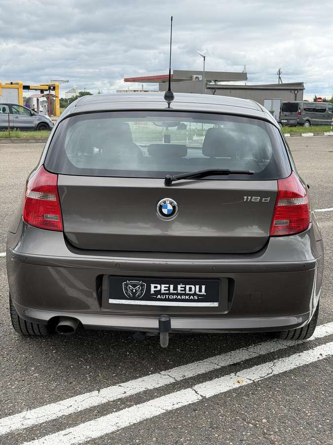 BMW 118, 2.0 l., hatchback