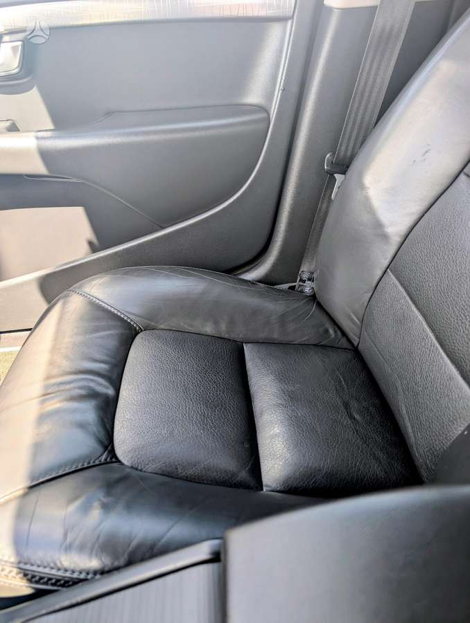 Volvo XC70, 2.4 l., wagon