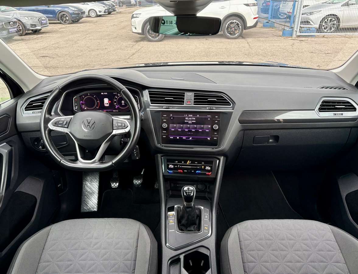 Volkswagen Tiguan - 12