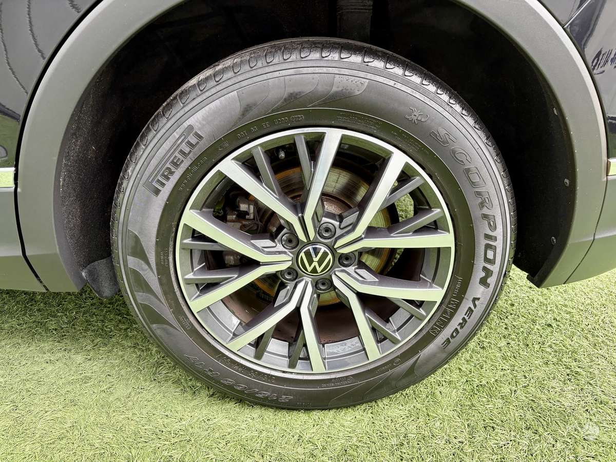 Volkswagen Tiguan - 8
