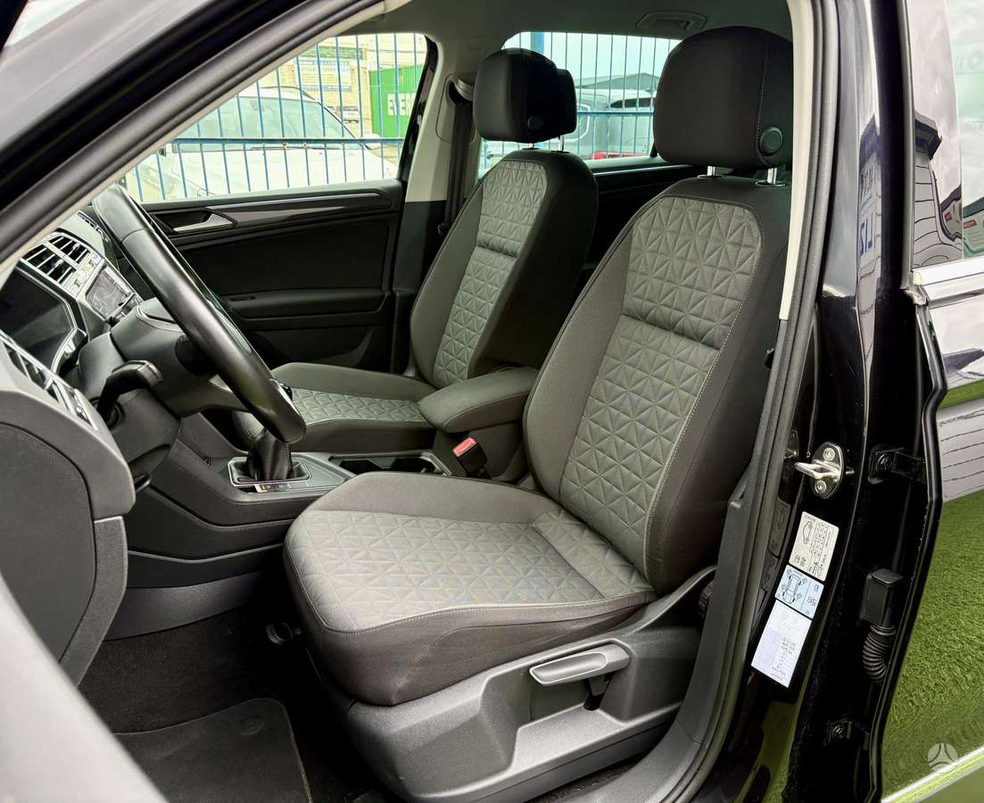 Volkswagen Tiguan - 11