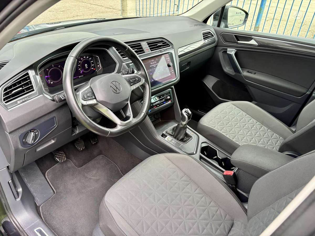 Volkswagen Tiguan - 10