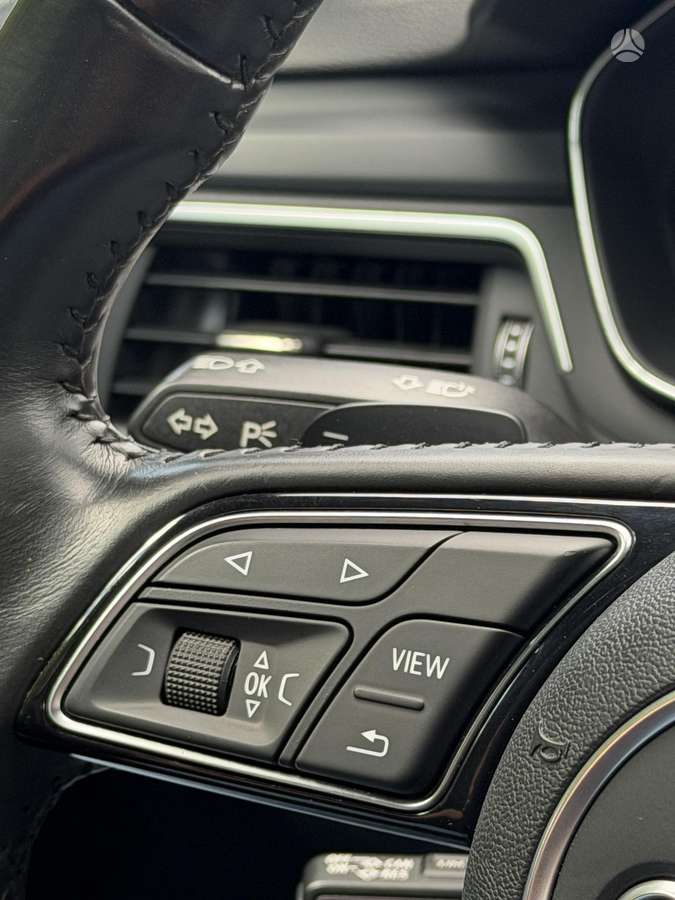 Audi A4, 2.0 l., Седан