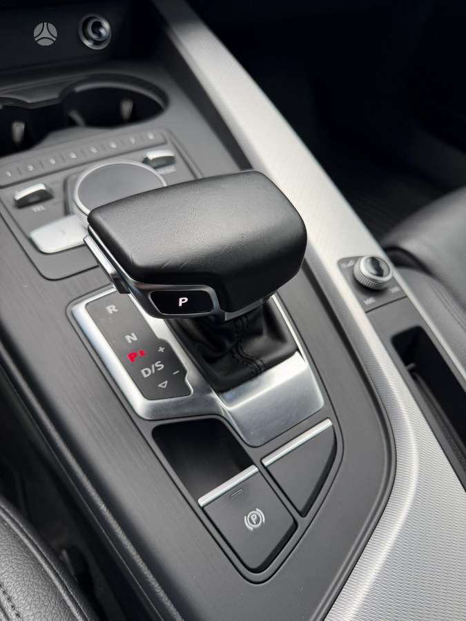 Audi A4, 2.0 l., Седан