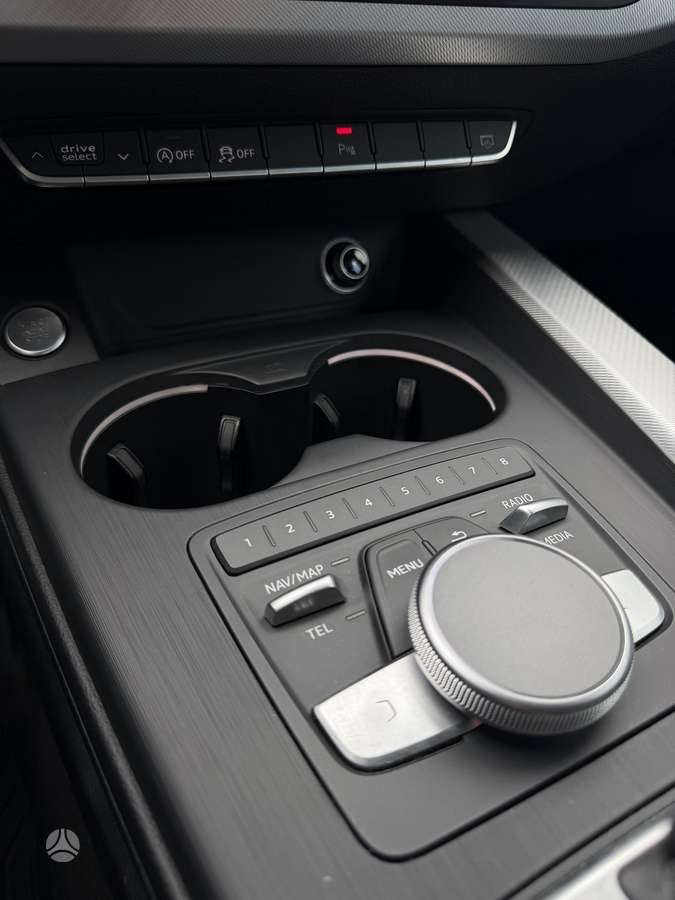 Audi A4, 2.0 l., Седан