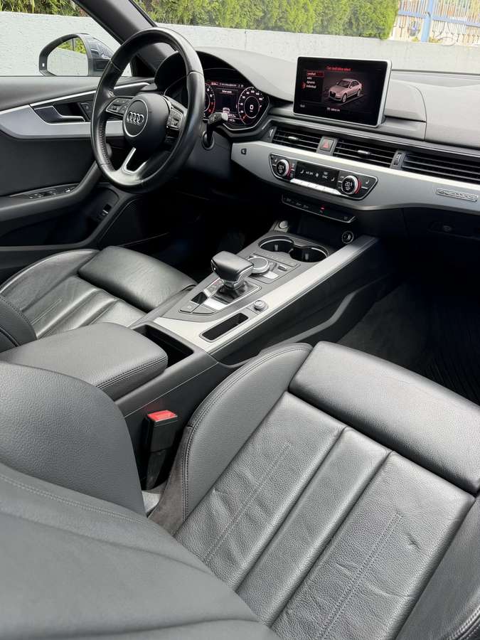Audi A4, 2.0 l., Седан