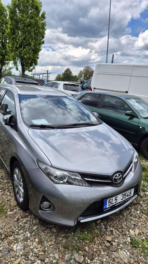 Toyota Auris - 1