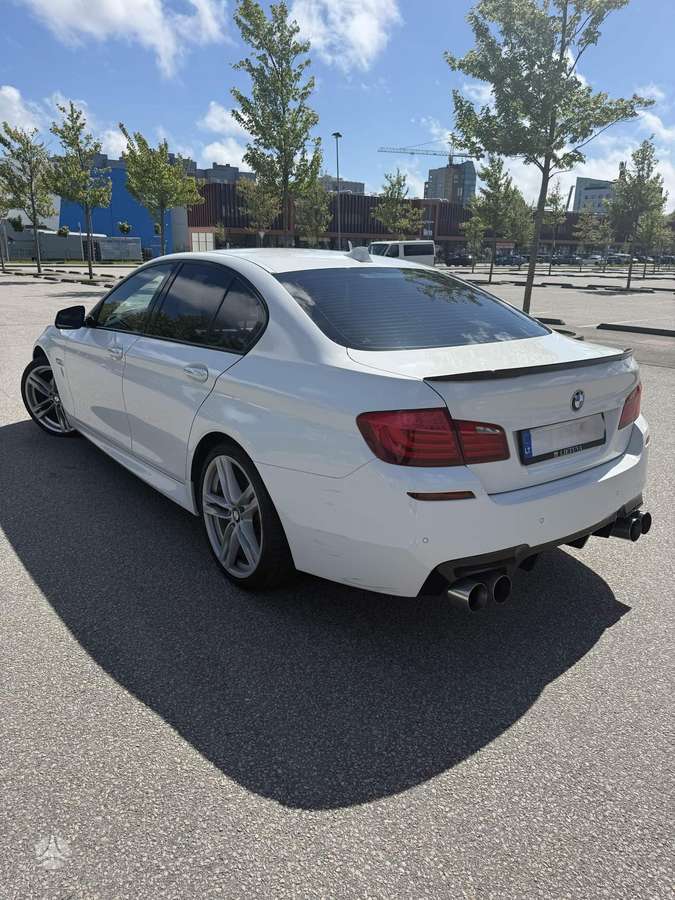BMW 520, 2.0 l., Седан